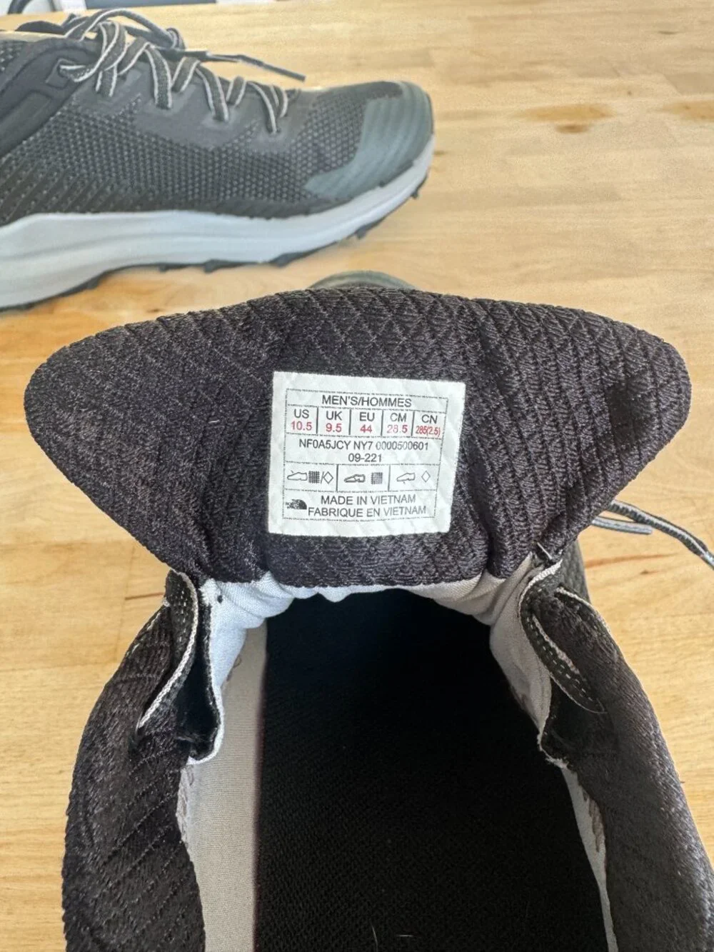 The North Face Men's VECTIV Fastpack FUTURELIGHT Hiking Shoes size 10.5